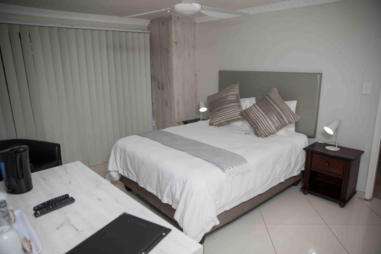 Palmwood Guesthouse Amanzimtoti Buitenkant foto